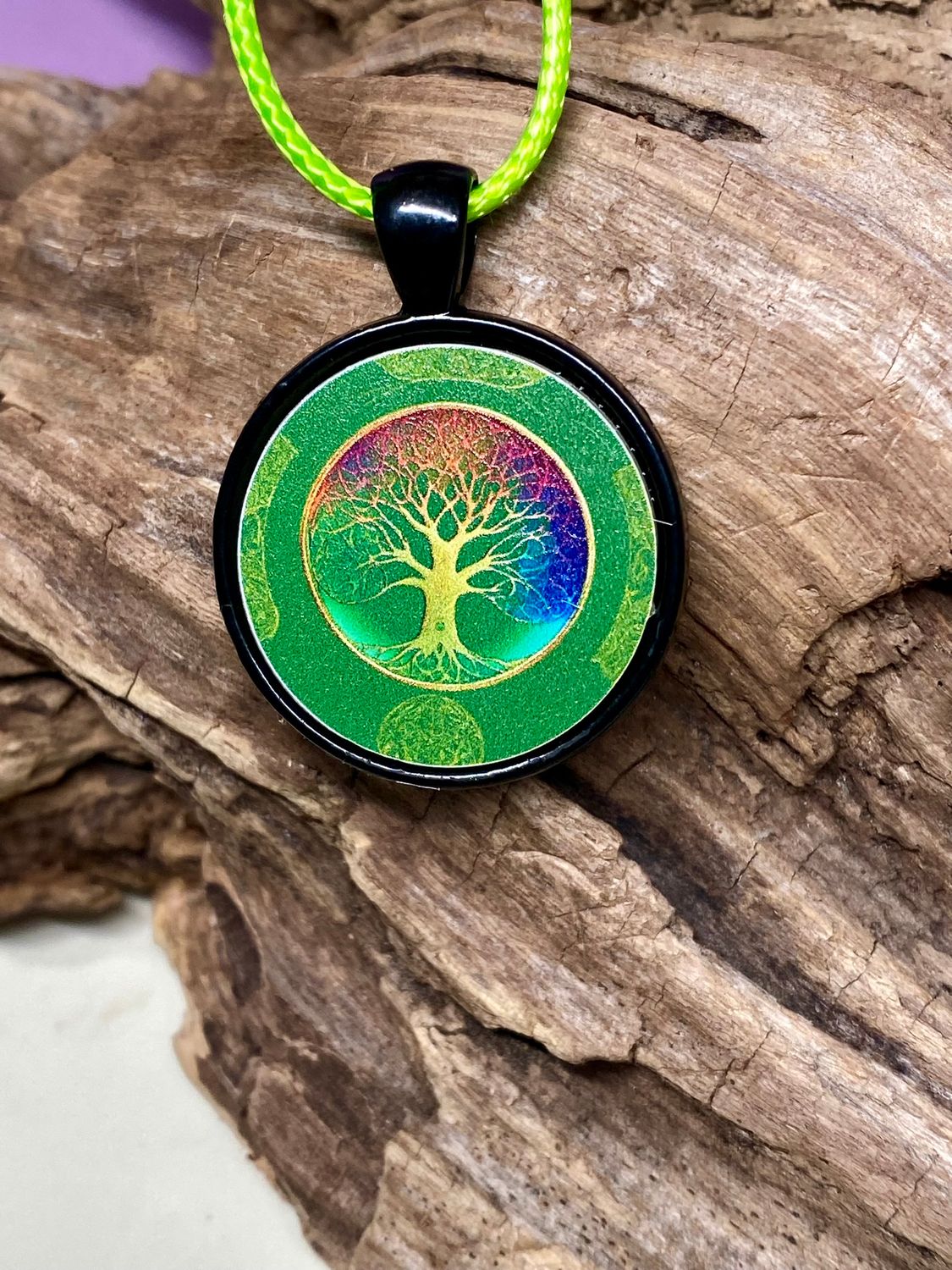 Amulett – schwarz, Baum des Lebens grün, Disc 25 mm – Produktansicht 1