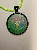Amulett – schwarz, Baum des Lebens grün, Disc 25 mm – Produktansicht 1
