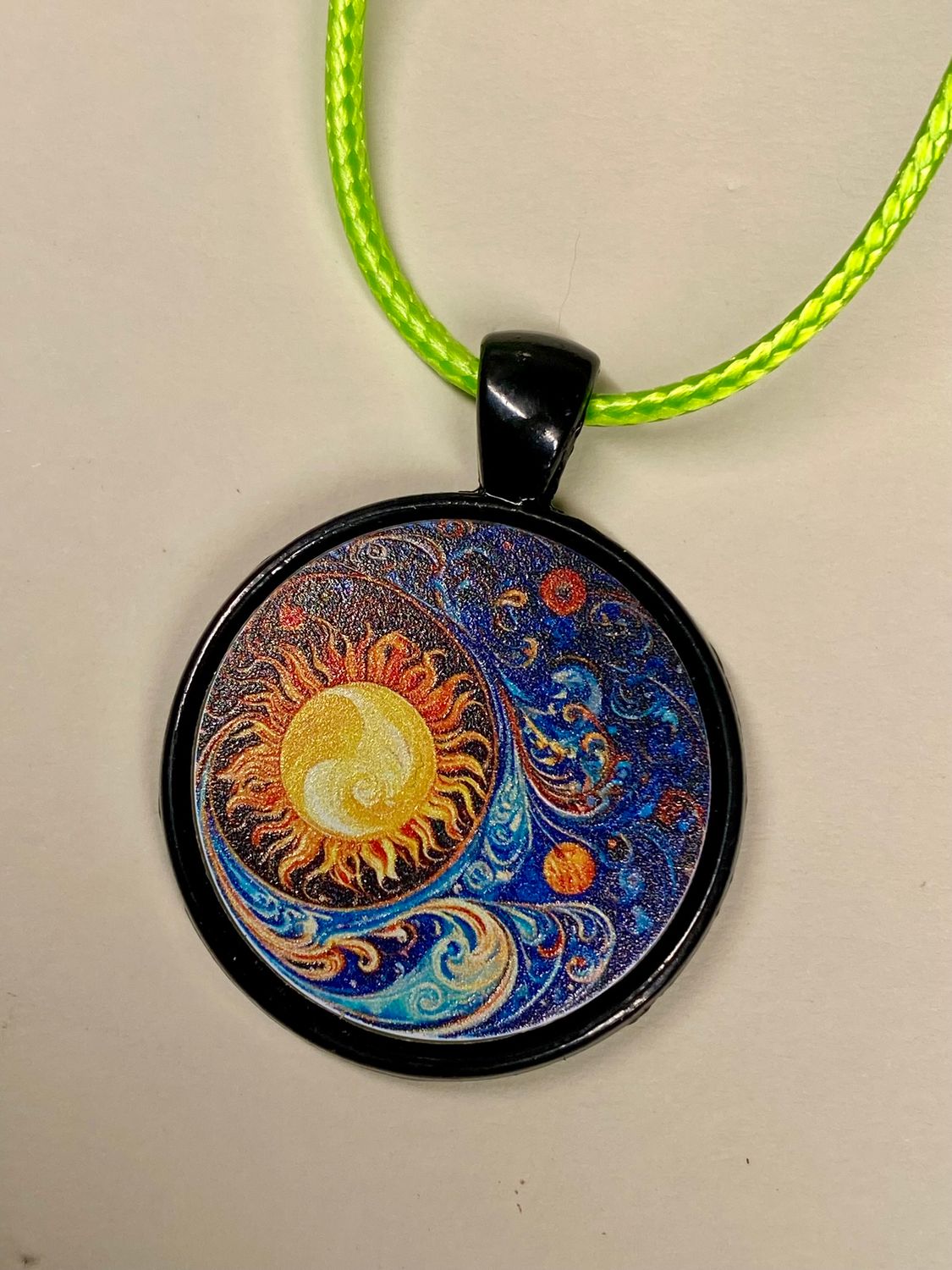 Amulett – schwarz, Himmel, Disc 25 mm – Produktansicht 1