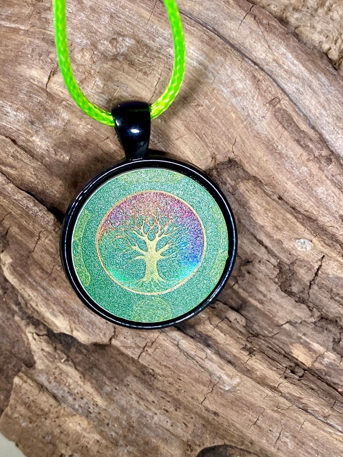 Amulett – schwarz, Baum des Lebens grün, Disc 25 mm – Produktansicht 1