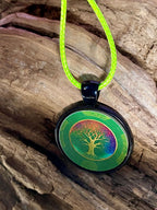 Amulett – schwarz, Baum des Lebens grün, Disc 25 mm – Produktansicht 1