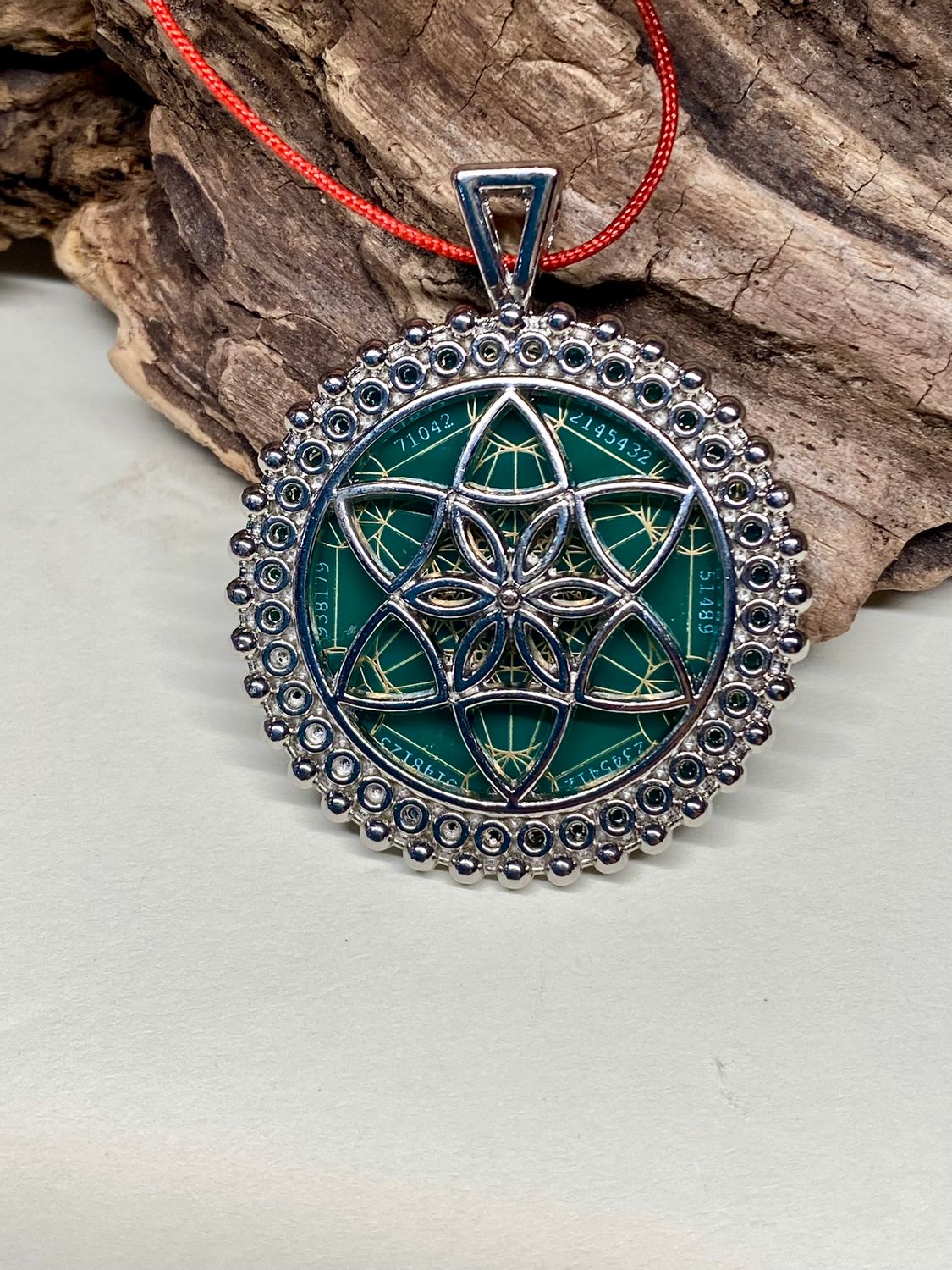 Amulett – Metatron – Blume des Lebens als – Metatron + Blume des Lebens – 32 mm / goldlegiert / Fassung – Produktansicht 1