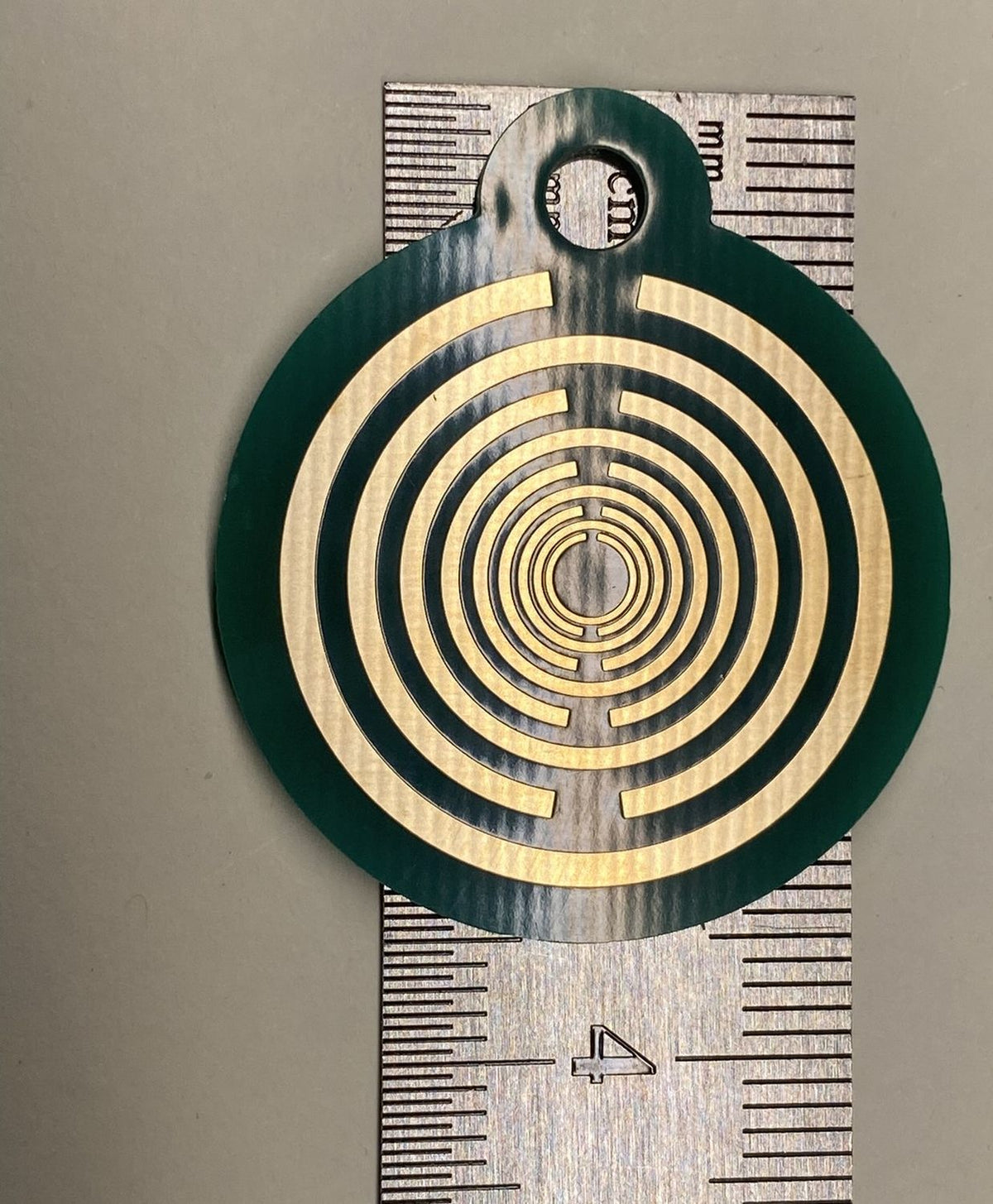 Anhänger Mini Serie rund – Lakhovsky MWOn Symbol Design – Fermat (Bifilar Spule) – Produktansicht 1