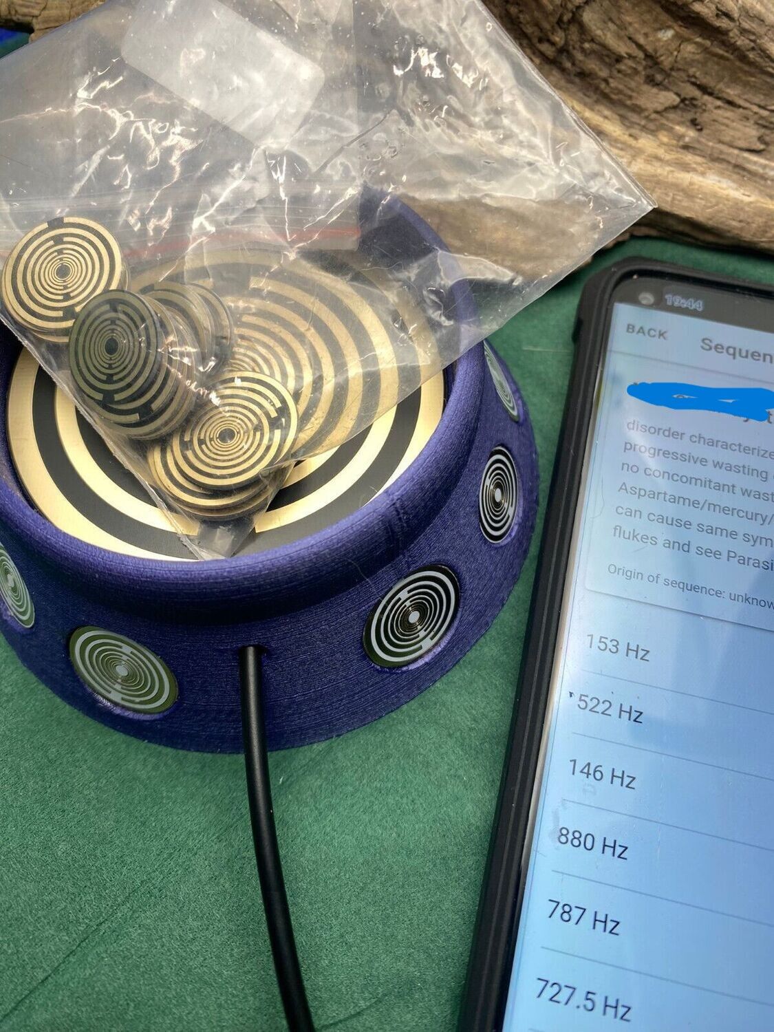 Frequenzübertragungsplatte VibraNex Brunnen V4 MIT Lapislazuli FÜLLUNG INNEN – Produktansicht 1