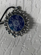 Amulett – silberfarben Blumenmuster mit Metatron Symbol – Produktansicht 1