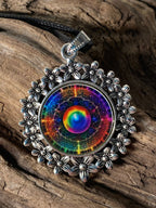 Amulett – silberfarben Blumenmuster mit Frequenz Portal Symbol – Produktansicht 1