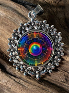 Amulett – silberfarben Blumenmuster mit Frequenz Portal Symbol – Produktansicht 1