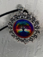 Amulett – silberfarben Blumenmuster mit Baum des Lebens Symbol – Produktansicht 1