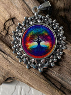 Amulett – silberfarben Blumenmuster mit Baum des Lebens Symbol – Produktansicht 1