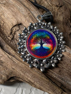 Amulett – silberfarben Blumenmuster mit Baum des Lebens Symbol – Produktansicht 1