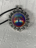Amulett – silberfarben Blumenmuster mit Baum des Lebens Symbol – Produktansicht 1