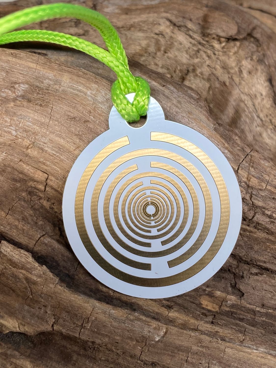 Anhänger Mini Serie rund – Lakhovsky MWOn Symbol Design – kosmischer Frequenz Symbolart – Produktansicht 1