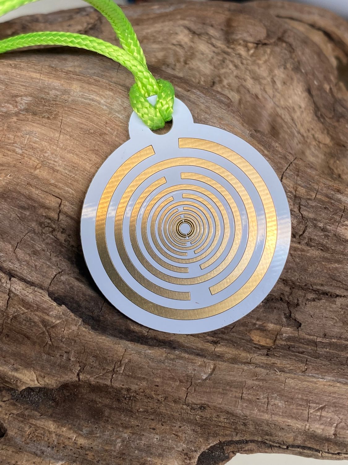 Anhänger Mini Serie rund – Lakhovsky MWOn Symbol Design – kosmischer Frequenz Symbolart – Produktansicht 1
