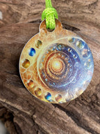 Anhänger Mini Serie rund – Lakhovsky MWOn Symbol Design – kosmischer Frequenz Symbolart – Produktansicht 1