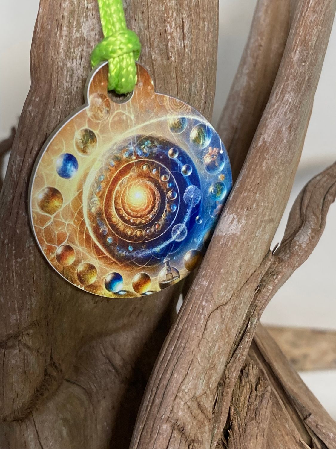 Anhänger Mini Serie rund – Lakhovsky MWOn Symbol Design – kosmischer Frequenz Symbolart – Produktansicht 1