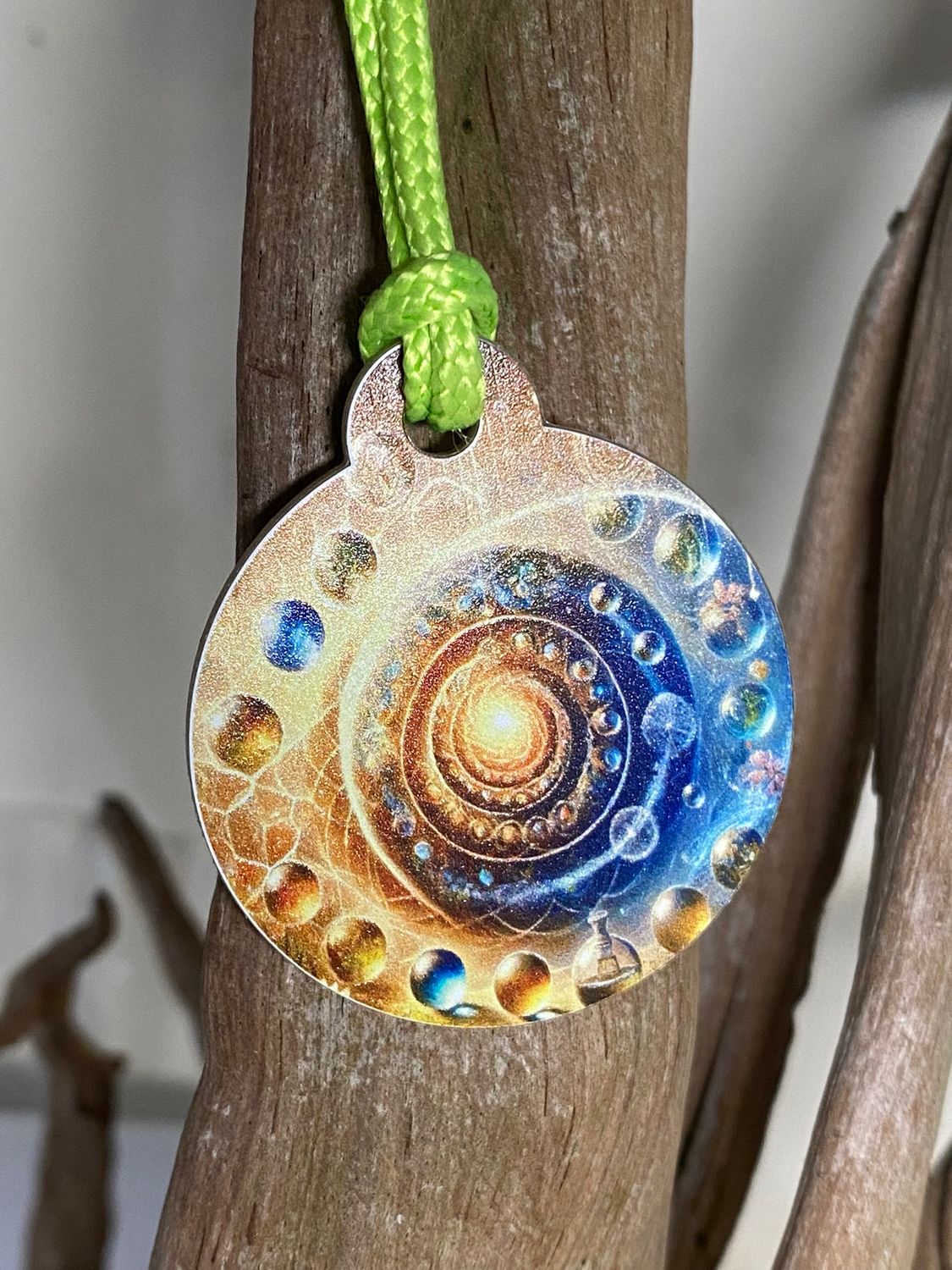 Anhänger Mini Serie rund – Lakhovsky MWOn Symbol Design – kosmischer Frequenz Symbolart – Produktansicht 1