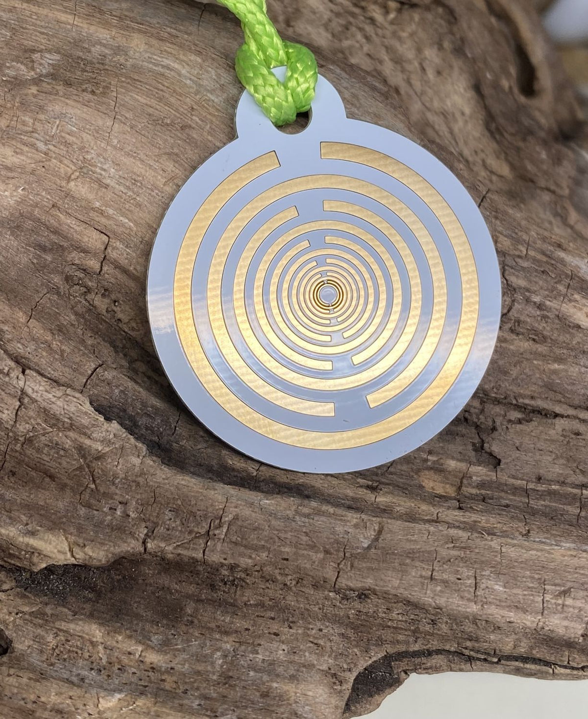 Anhänger Mini Serie rund – Lakhovsky MWOn Symbol Design – kosmischer Frequenz Symbolart – Produktansicht 1
