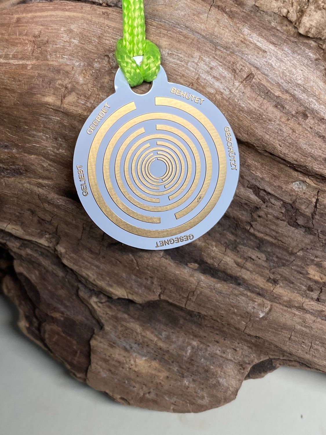 Anhänger Mini Serie rund – Lakhovsky MWOn Symbol Design – mystisch geheimnisvolle Fantasie Symbol – Produktansicht 1