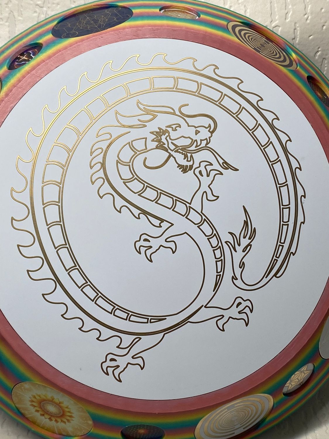 200 mm VibraNex UFO – Einhorn matt, DRACHE Oberflächenplatte goldlegiert – Produktansicht 1