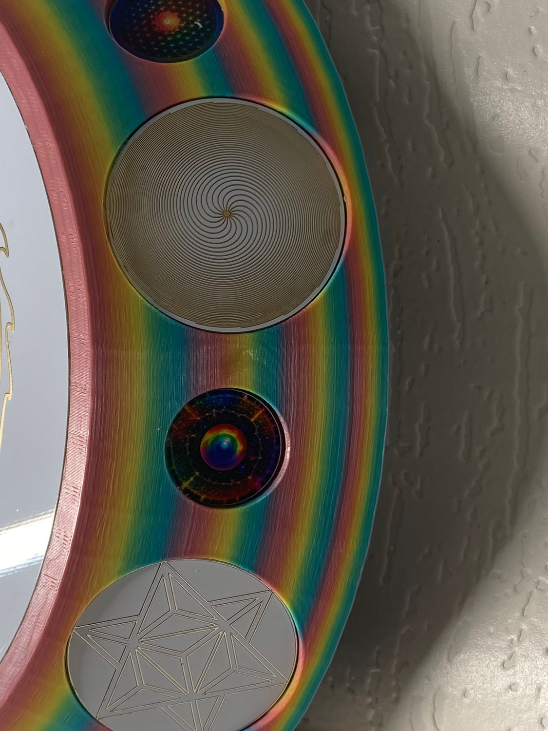 200 mm VibraNex UFO – Einhorn matt, DRACHE Oberflächenplatte goldlegiert – Produktansicht 1