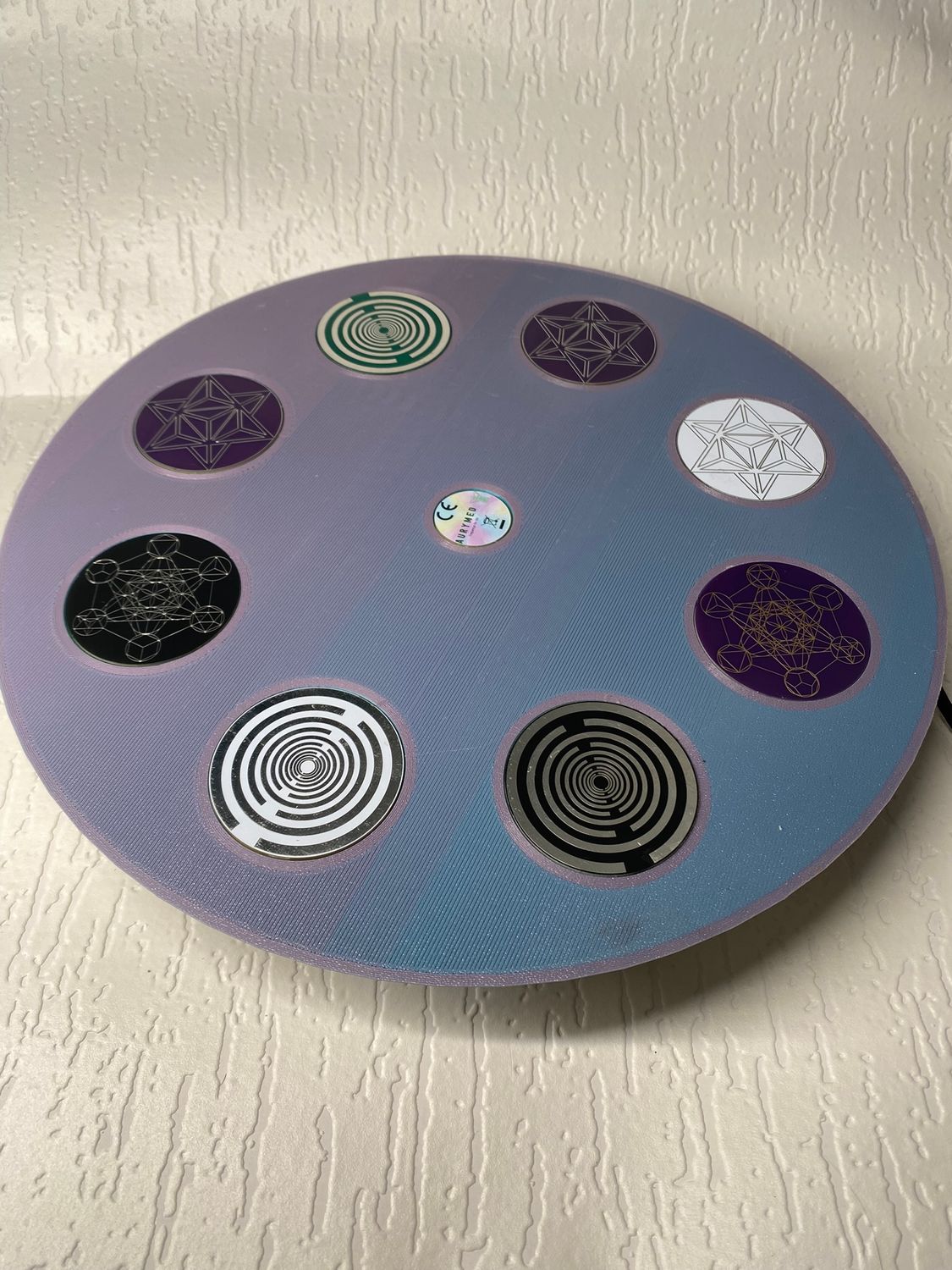 200 mm VibraNex UFO – Einhorn matt, DRACHE Oberflächenplatte goldlegiert – Produktansicht 1