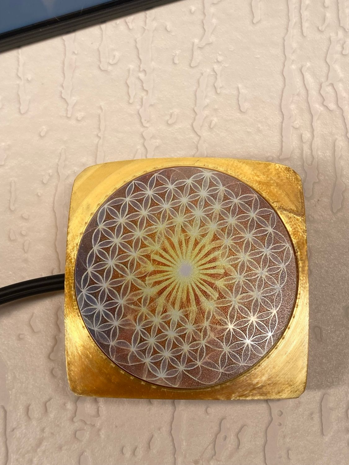 VibraNex Aurycube – 50 mm Oberflächenplatte – Blume des Lebens – Produktansicht 1