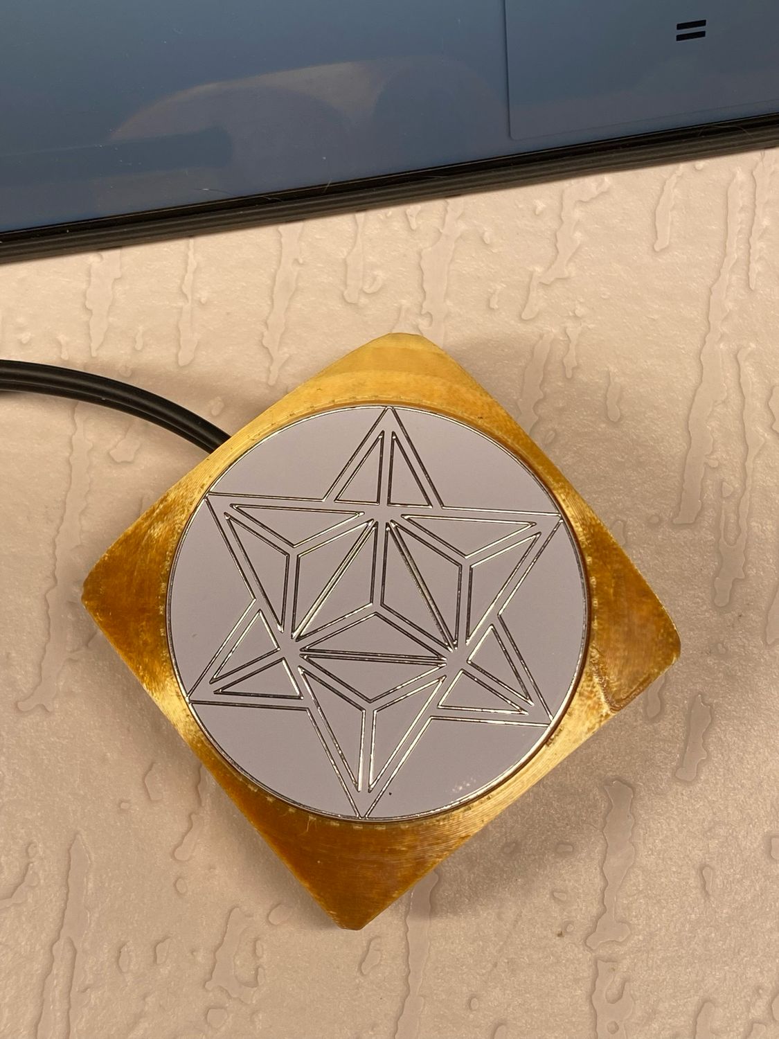 VibraNex Aurycube – 50 mm Oberflächenplatte – Merkaba – Produktansicht 1
