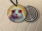 Anhänger Mini Serie rund – Lakhovsky MWOn Symbol Design – Meerschweinchen – Produktansicht 1